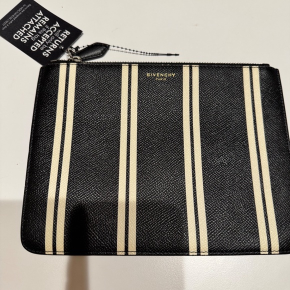 AUTHENTIC GIVENCHY ZIP LEATHER POUCH - Picture 6 of 7